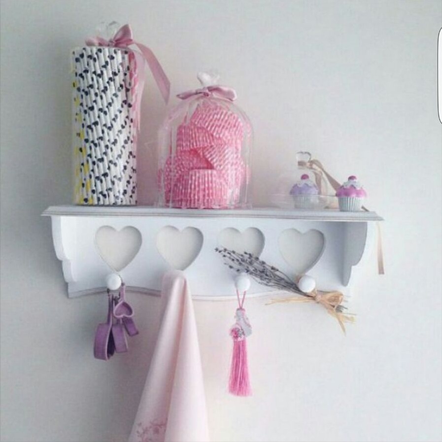 Nana Lake Duvar Rafı